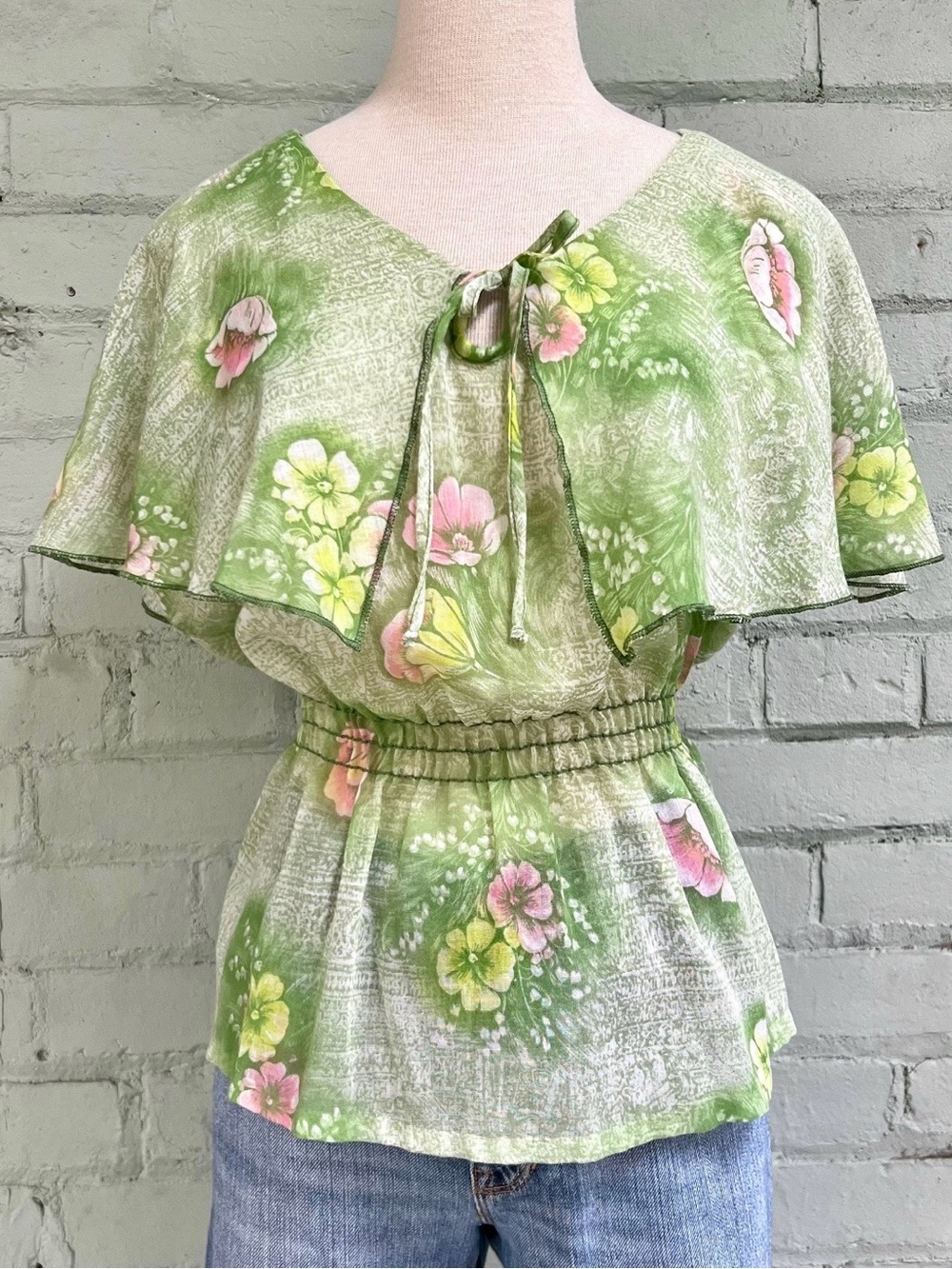Vintage 70s Green Floral Ruffle-Sleeve Peasant Top